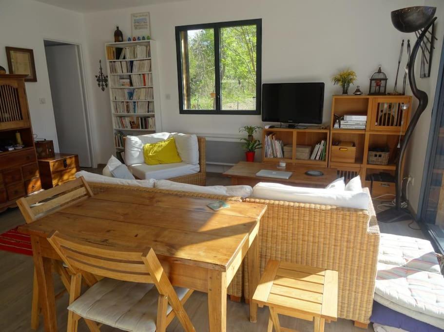 Beau 2 Pieces Avec Jardin Dans Villa A Mougins. Exteriér fotografie